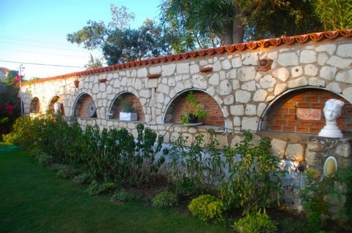 РОСКОШНАЯ ОТДЕЛЬНАЯ ВИЛЛА С ЧАСТНЫМ БАССЕЙНОМ В ЧЕШМЕ.