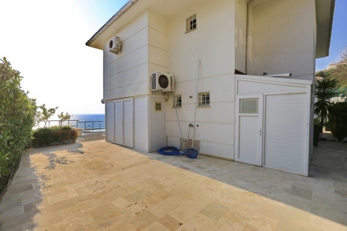 Dream Detached Villa With Private Pool