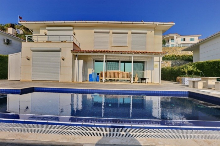 Dream Detached Villa With Private Pool