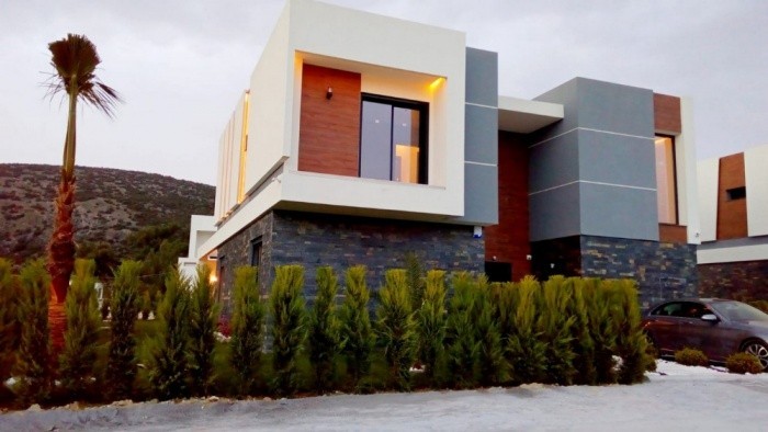 Luxury Detached Villas With Private Pool