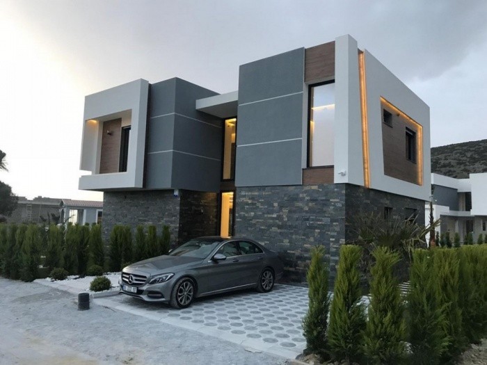 Luxury Detached Villas With Private Pool