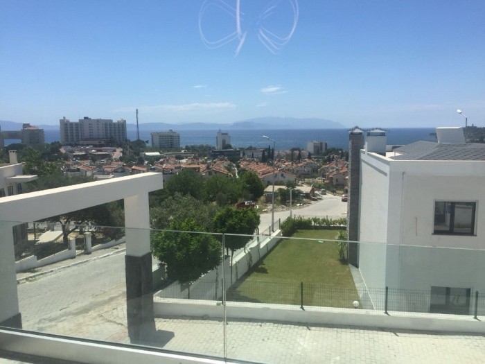 РОСКОШНАЯ ОТДЕЛЬНАЯ ВИЛЛА С ЧАСТНЫМ БАССЕЙНОМ В КУШАДАСЫ.