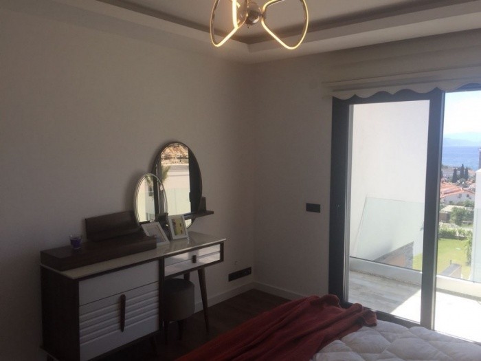 РОСКОШНАЯ ОТДЕЛЬНАЯ ВИЛЛА С ЧАСТНЫМ БАССЕЙНОМ В КУШАДАСЫ.