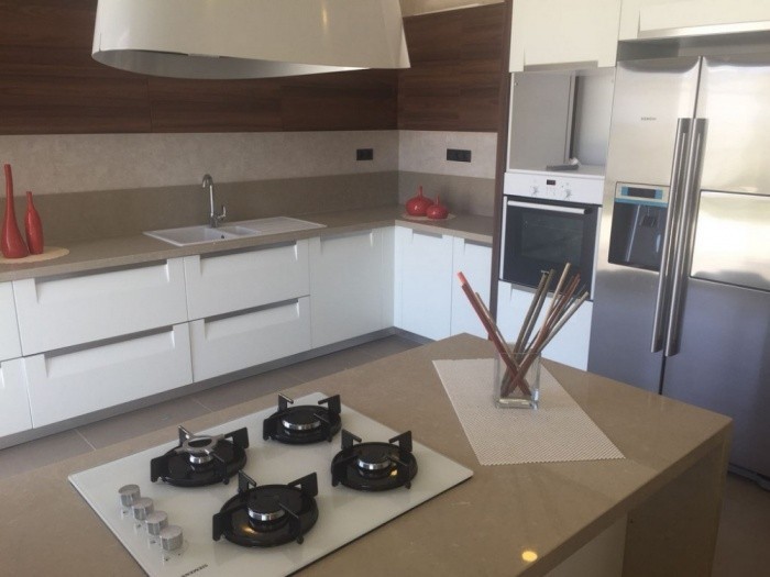 РОСКОШНАЯ ОТДЕЛЬНАЯ ВИЛЛА С ЧАСТНЫМ БАССЕЙНОМ В КУШАДАСЫ.