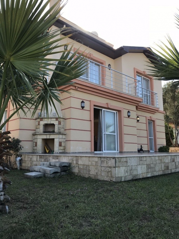 ОТДЕЛЬНАЯ МЕБЛИРОВАННАЯ ВИЛЛА В КУШАДАСЫ.