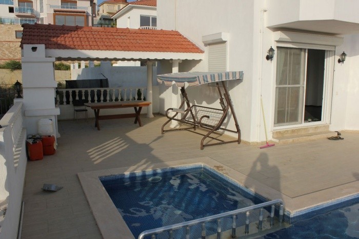 ОТДЕЛЬНАЯ ВИЛЛА С ЧАСТНЫМ БАССЕЙНОМ В КУШАДАСЫ.