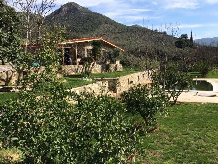 ОТДЕЛЬНАЯ ВИЛЛА ИЗ КАМНЯ С ЧАСНЫМ УЧАСТКОМ ПЛОЩАДЬЮ 4680 М2 В СЕЛЬЧУК.