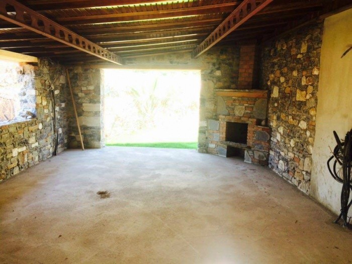 ОТДЕЛЬНАЯ ВИЛЛА ИЗ КАМНЯ С ЧАСНЫМ УЧАСТКОМ ПЛОЩАДЬЮ 4680 М2 В СЕЛЬЧУК.