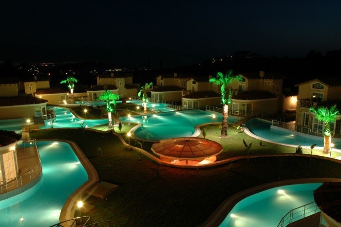 РОСКОШНАЯ ОТДЕЛЬНАЯ ВИЛЛА В КУШАДАСЫ.