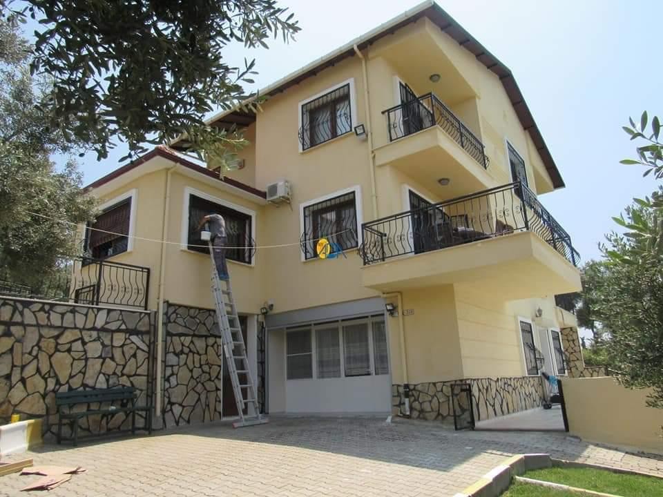 Very Private Farm House with Private Pool with 9.000m2 Land