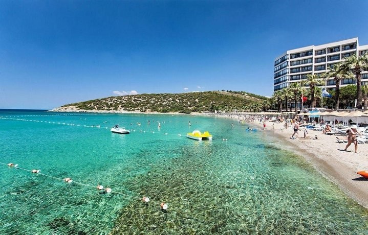 DETACHED LUXURY VILLA FOR SALE IN  KUSADASI LAKE WITH NATURE