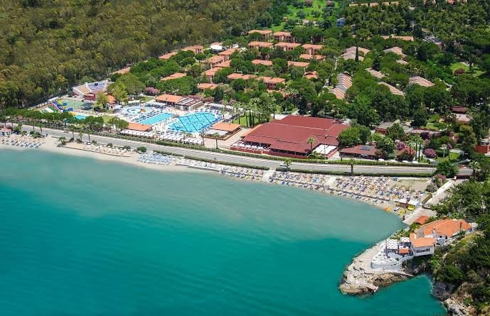 DETACHED LUXURY VILLA FOR SALE IN  KUSADASI LAKE WITH NATURE