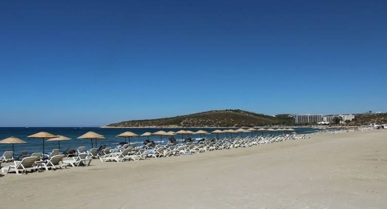 DETACHED LUXURY VILLA FOR SALE IN  KUSADASI LAKE WITH NATURE