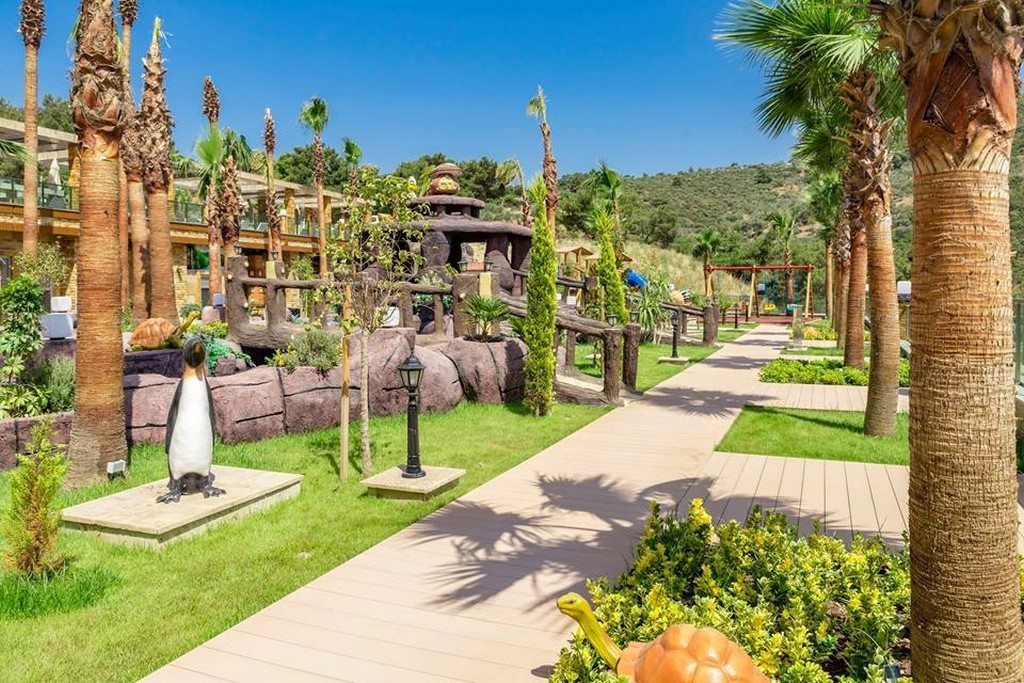 РОСКОШНЫЙ ПЕНТХАУС С ВИДОМ НА МОРЕ В КУШАДАСЫ.