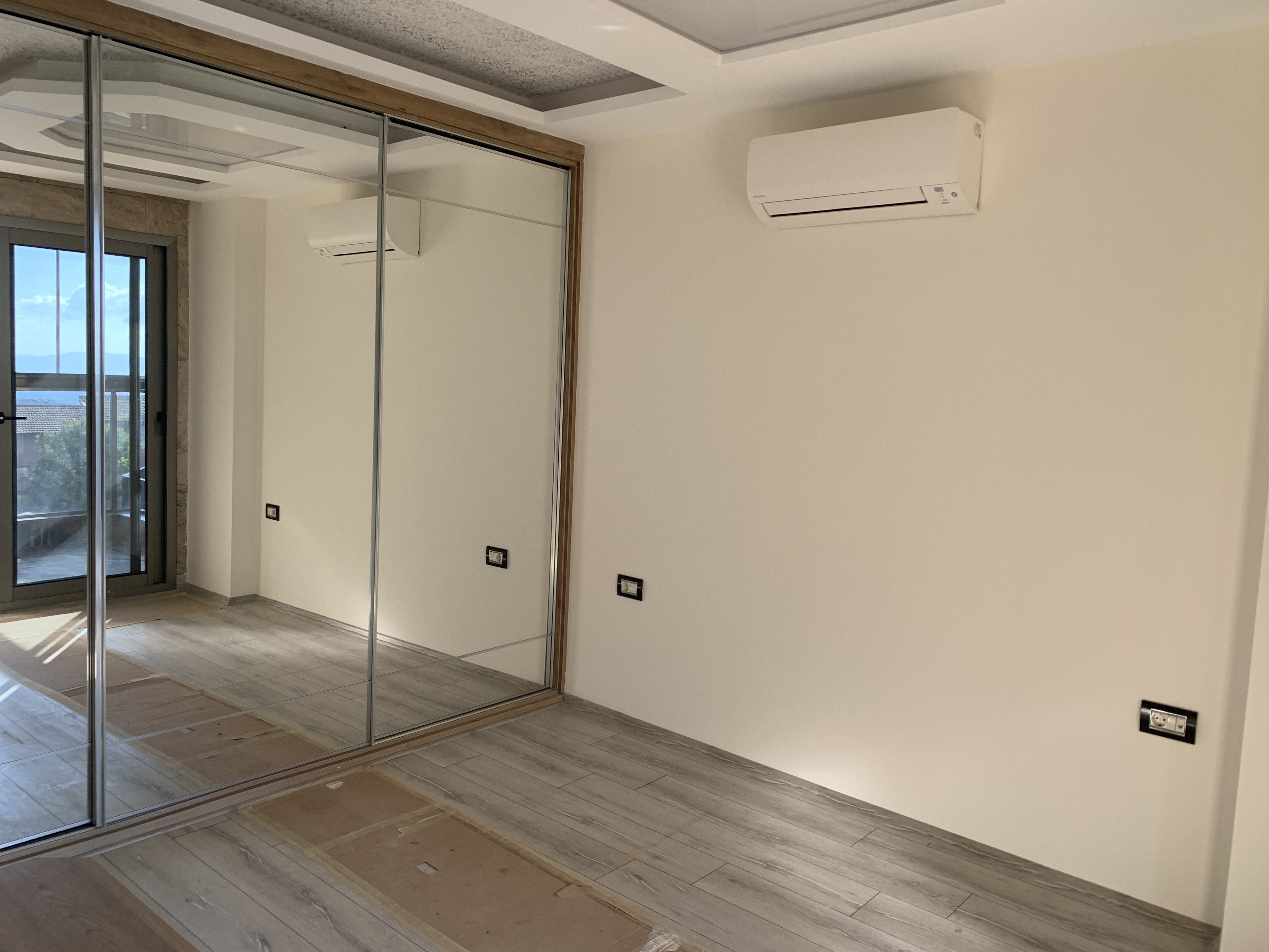 3 BEDROOMED  LUXURY RESIDENCE FOR SALE IN LADIES BEACH