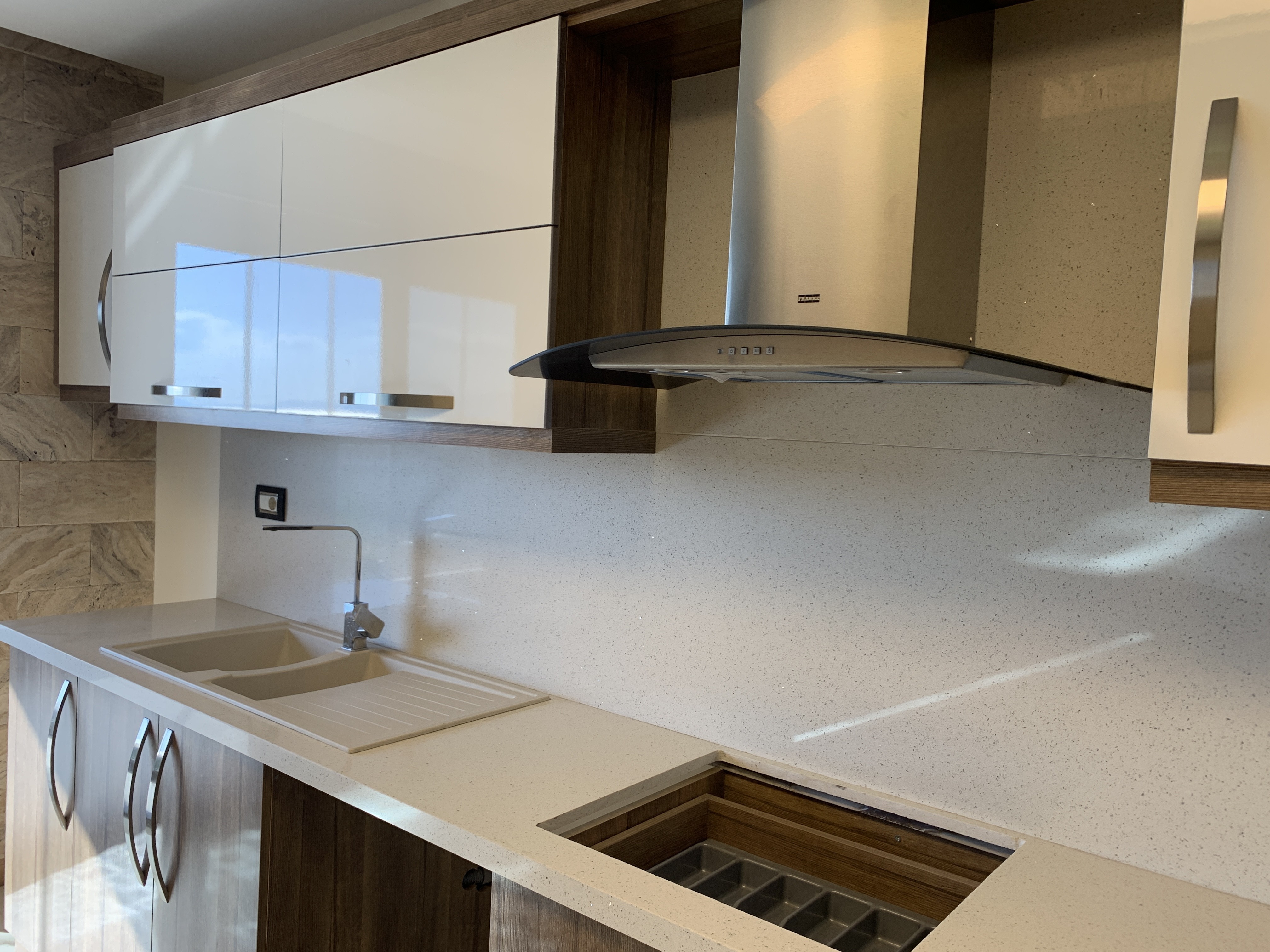 3 BEDROOMED  LUXURY RESIDENCE FOR SALE IN LADIES BEACH