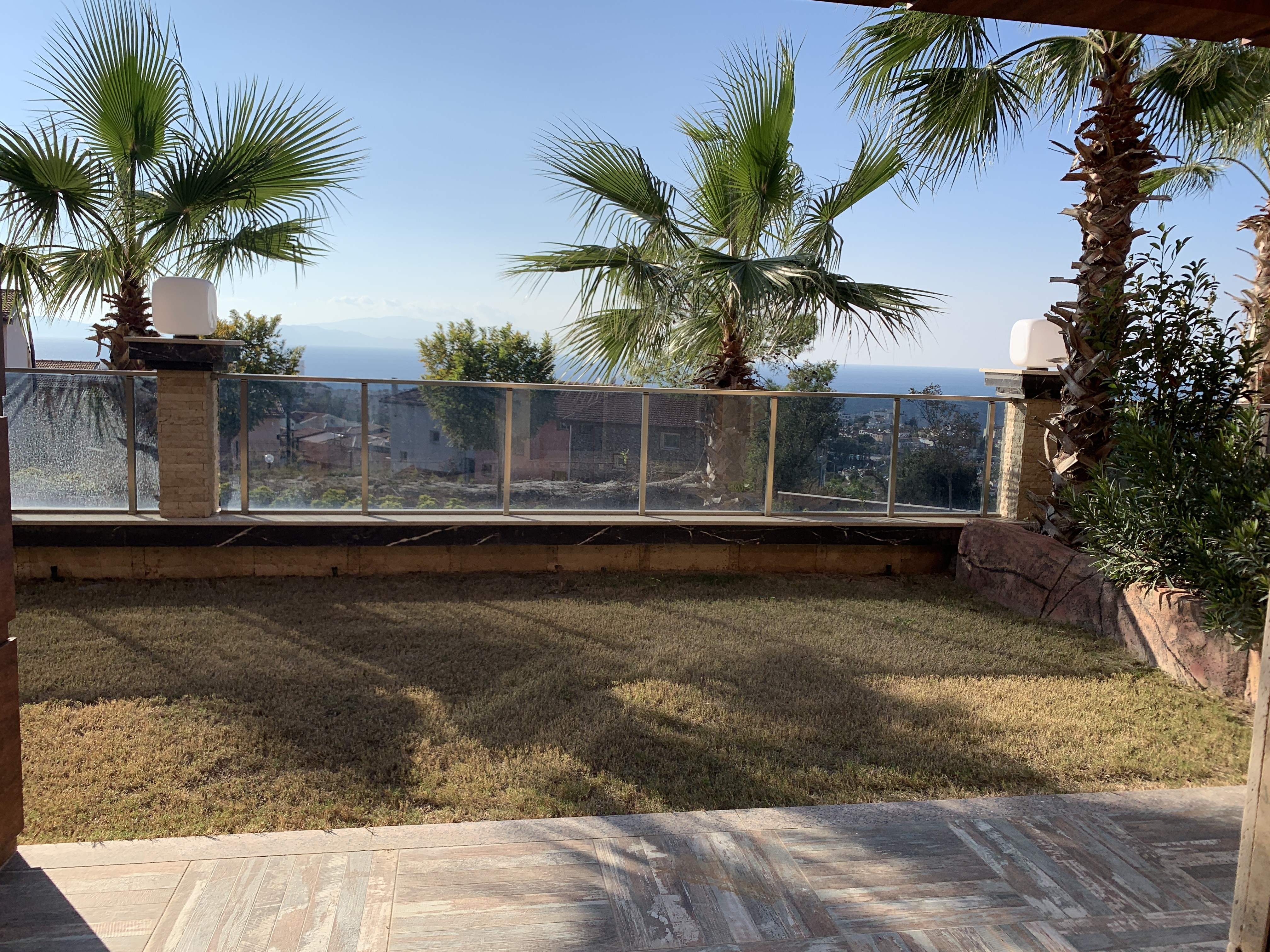 3 BEDROOMED  LUXURY RESIDENCE FOR SALE IN LADIES BEACH