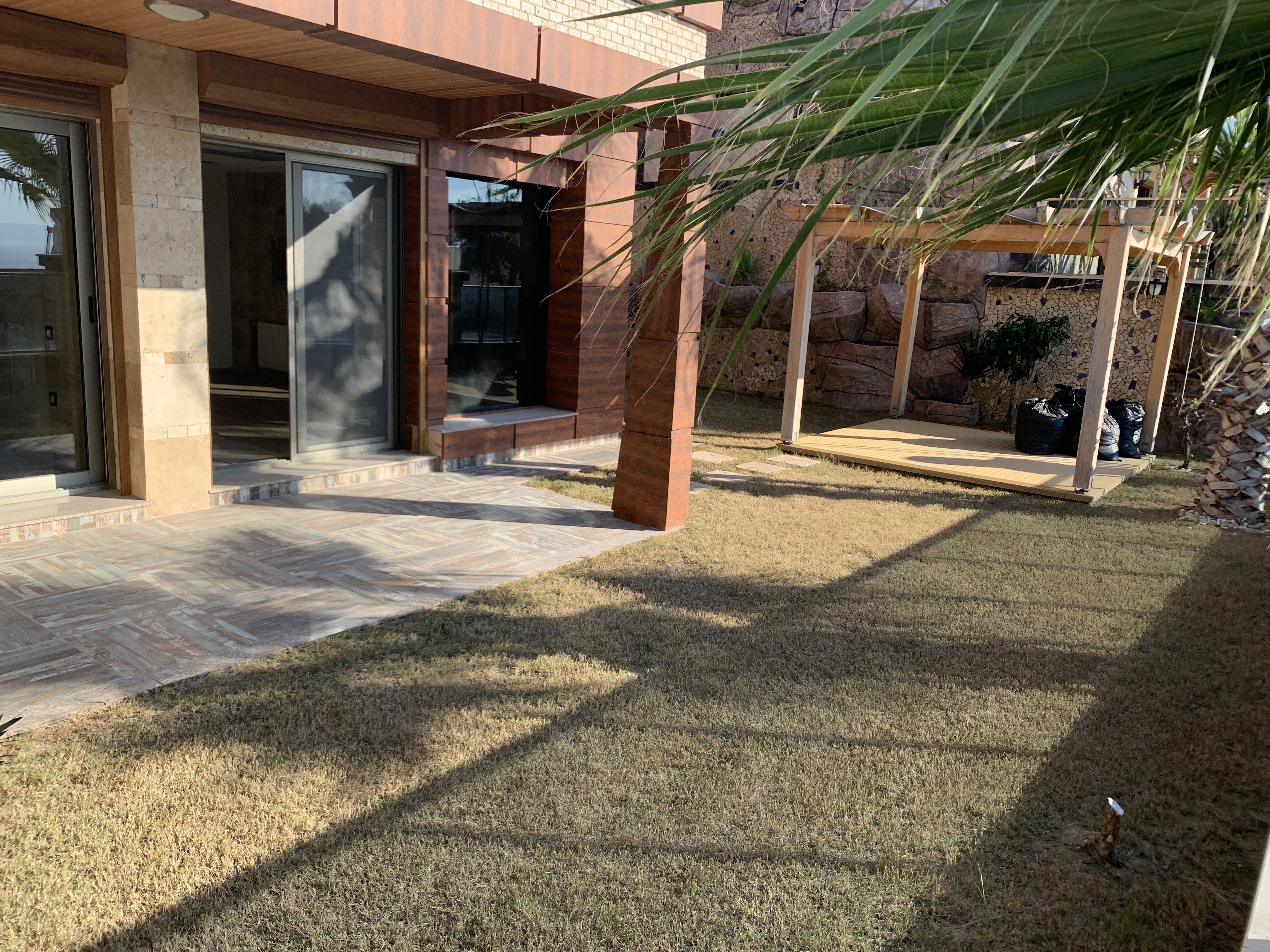 3 BEDROOMED  LUXURY RESIDENCE FOR SALE IN LADIES BEACH