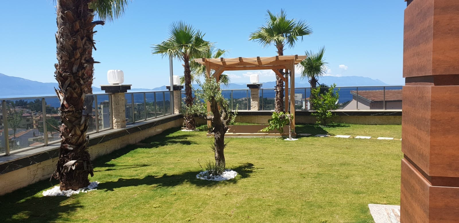 3 BEDROOMED  LUXURY RESIDENCE FOR SALE IN LADIES BEACH