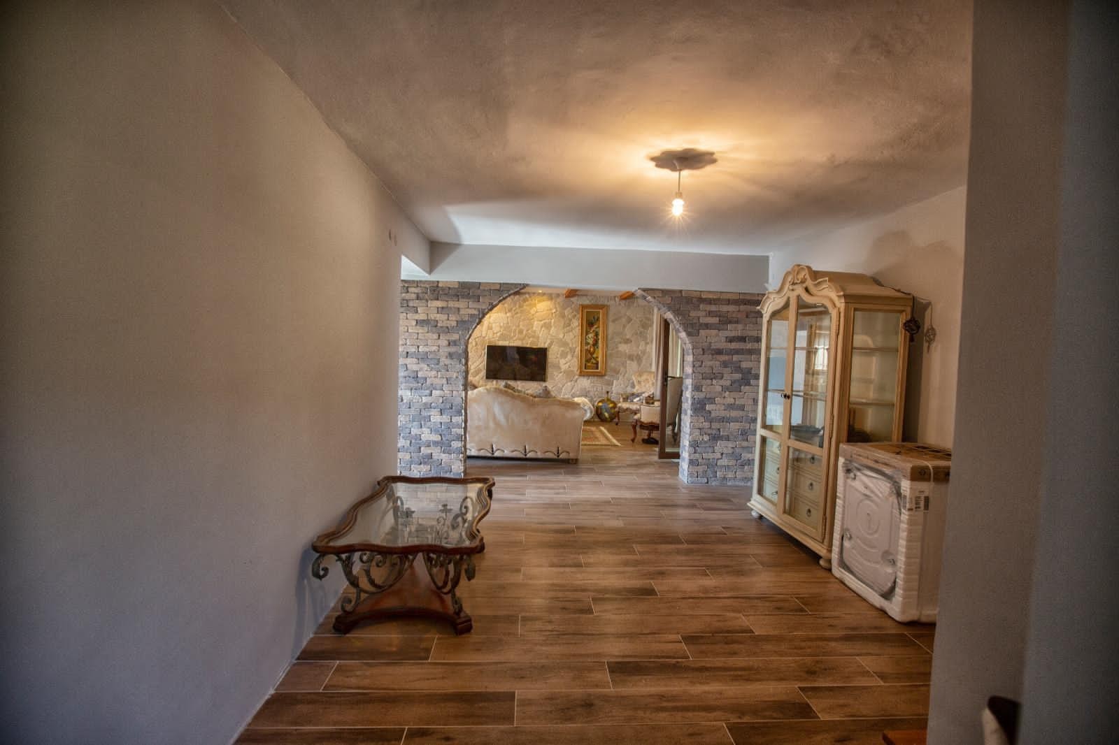 LUXURY FARM HOUSE ON PRIVATE LAND