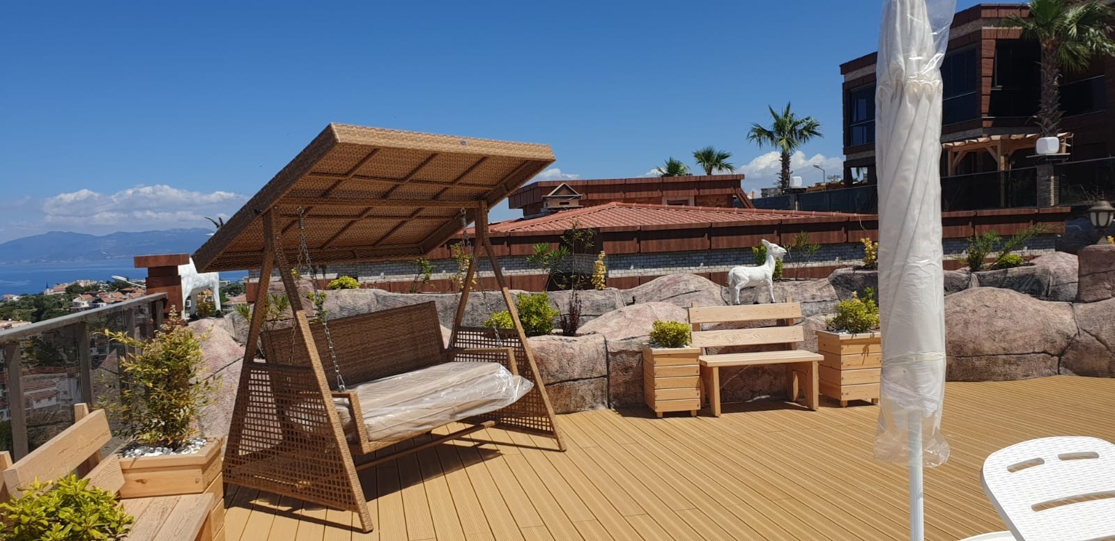 3 BEDROOMED  LUXURY RESIDENCE FOR SALE IN LADIES BEACH