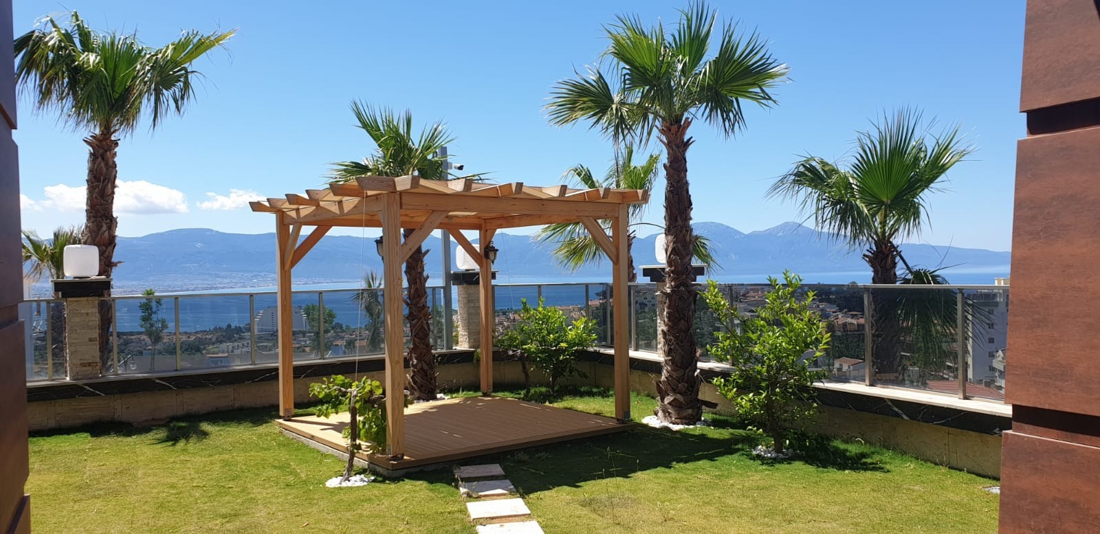 3 BEDROOMED  LUXURY RESIDENCE FOR SALE IN LADIES BEACH