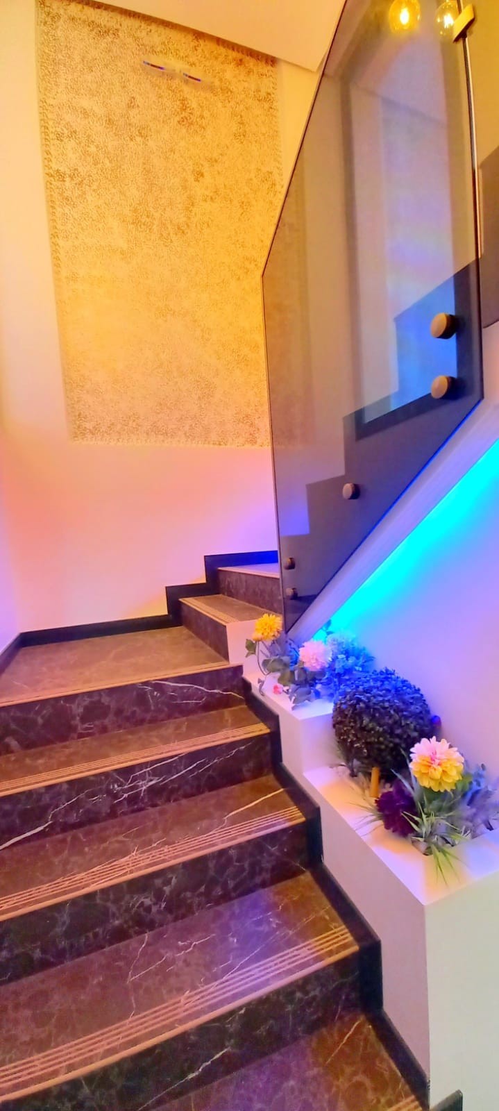 ОТДЕЛЬНАЯ ВИЛЛА С ЧАСТНЫМ БАССЕЙНОМ В ЦЕНТРЕ ГОРОДА КУШАДАСЫ.