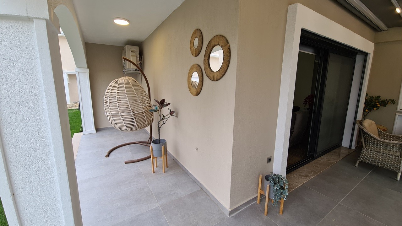 ОТДЕЛЬНАЯ ВИЛЛА НА ПЕРВОЙ БЕРЕГОВОЙ ЛИНИИ В РАЙОНЕ ДАВУТЛАР.