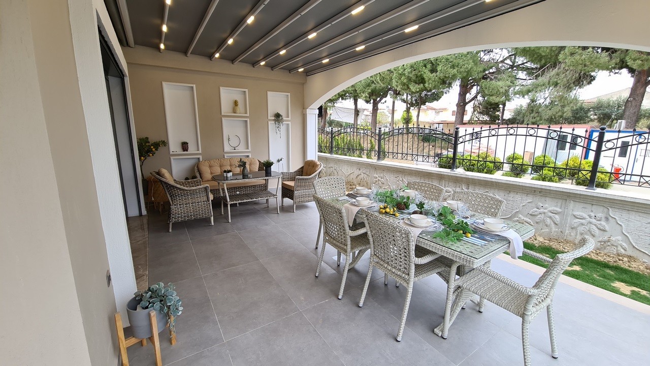 ОТДЕЛЬНАЯ ВИЛЛА НА ПЕРВОЙ БЕРЕГОВОЙ ЛИНИИ В РАЙОНЕ ДАВУТЛАР.