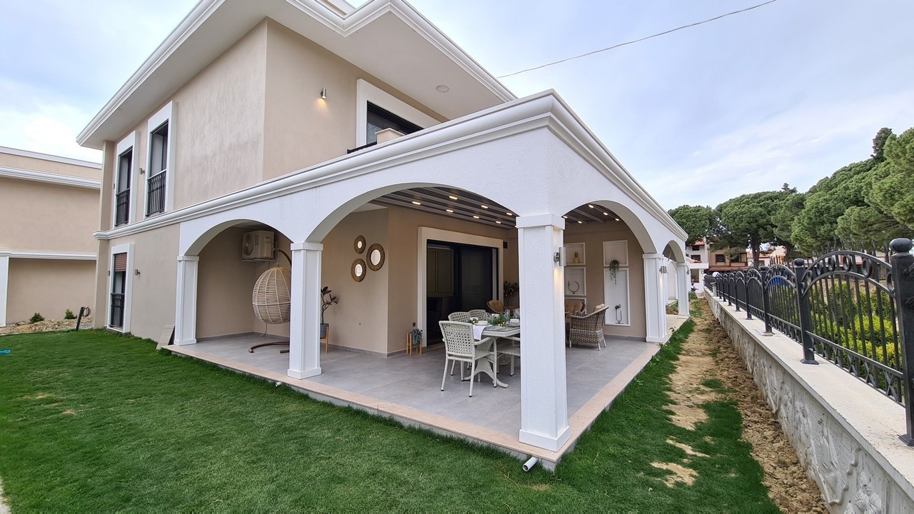 ОТДЕЛЬНАЯ ВИЛЛА НА ПЕРВОЙ БЕРЕГОВОЙ ЛИНИИ В РАЙОНЕ ДАВУТЛАР.