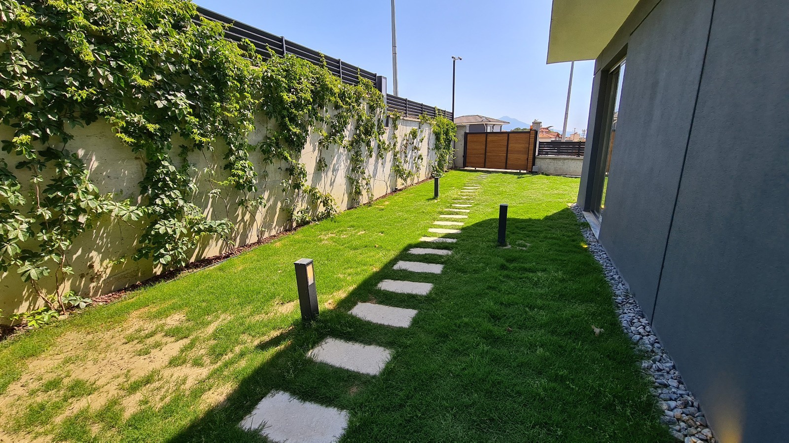 РОСКОШНАЯ ОТДЕЛЬНАЯ ВИЛЛА С ЧАСТНЫМ БАССЕЙНОМ В КУШАДАСЫ.