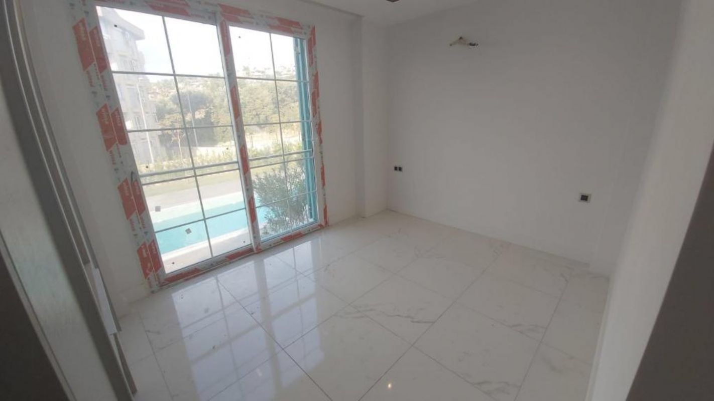 NATURAL STONE ARCHITECTURE 1 BEDROOM RESIDENCE WITH NICE SEAVIEW AT MARINA LOCATION