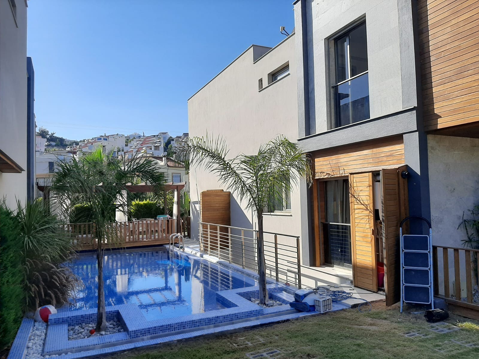 5 Bedrooms Detached Villa with Private Pool in Kusadasi}