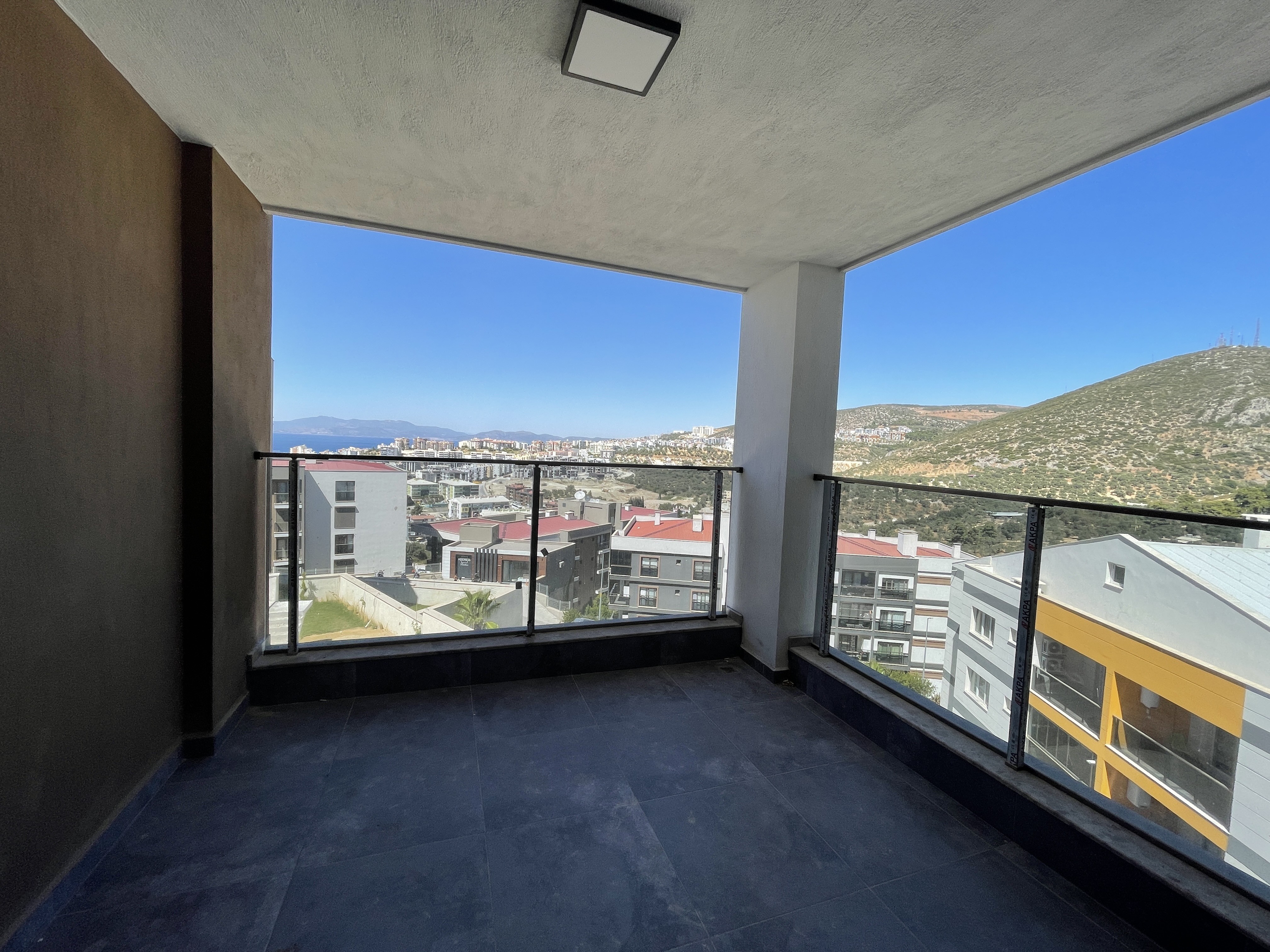 BRAND NEW 3 BEDROOMED RESIDENCE