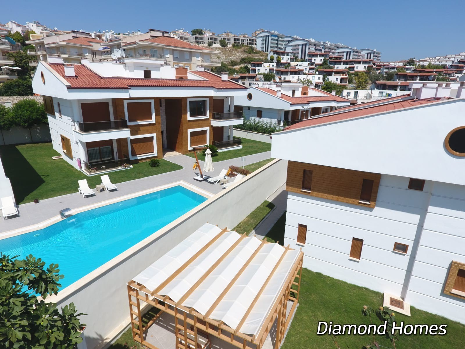 LADIES BEACH  BRAND NEW 2 BEDROOM APARTMENT FOR SALE