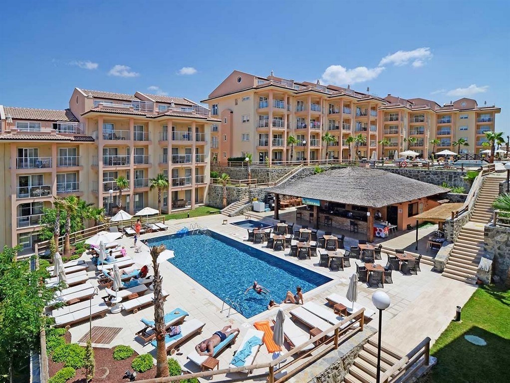 КВАРТИРА 1+1 В GOLF & SPA RESORT В КУШАДАСЫ.