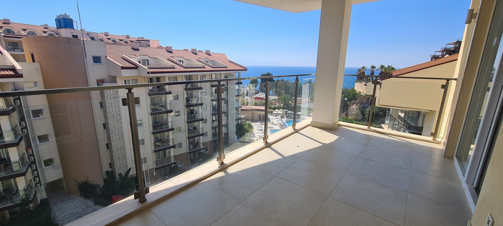 КВАРТИРА 1+1 В RAMADA RESORT В КУШАДАСЫ.