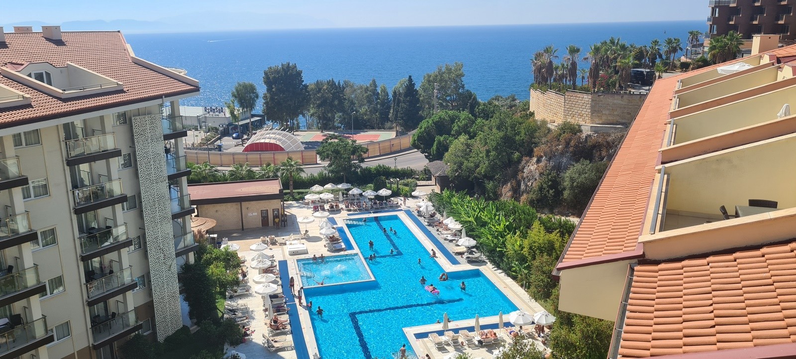 КВАРТИРА 1+1 В RAMADA RESORT В КУШАДАСЫ.