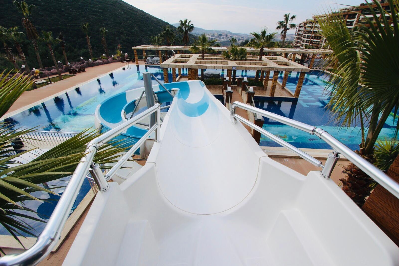 ЭЛИТНЫЕ КВАРТИРЫ В ПРЕСТИЖНОМ КОМПЛЕКСЕ В КУШАДАСЫ.