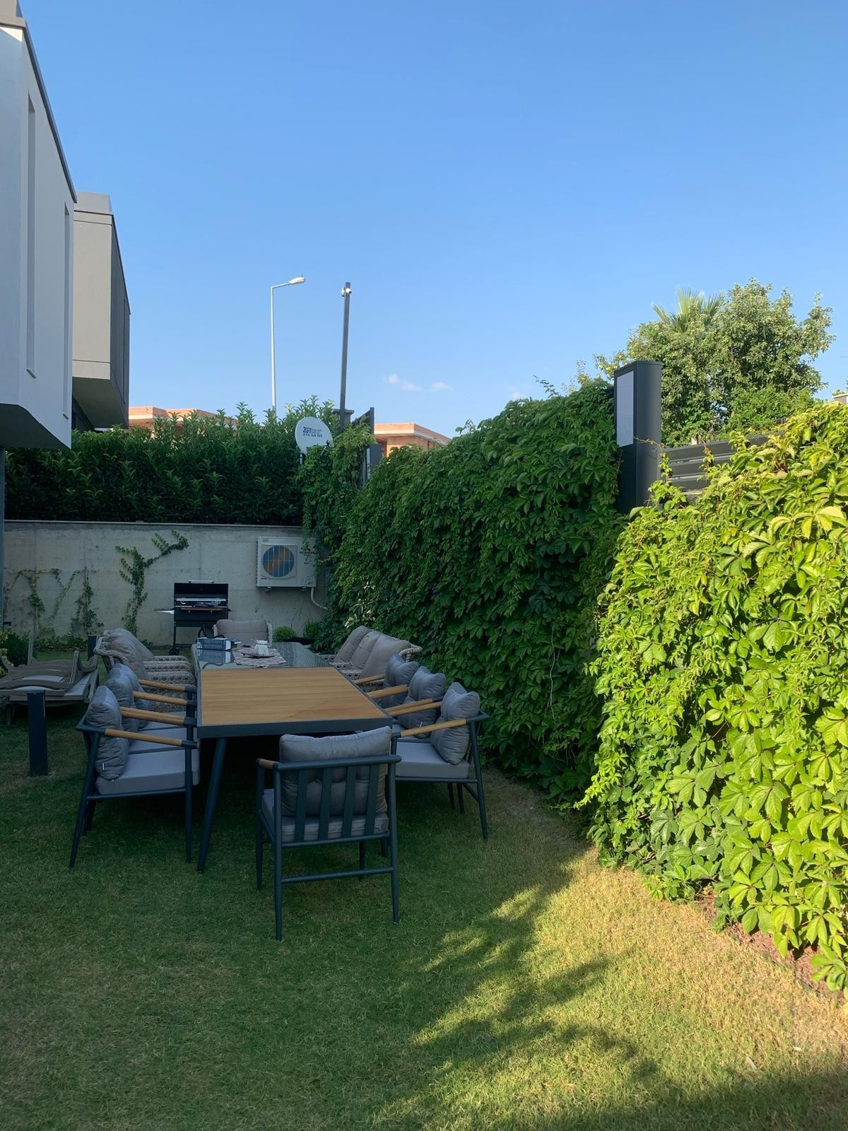 РОСКОШНАЯ ОТДЕЛЬНАЯ ВИЛЛА С ЧАСТНЫМ БАССЕЙНОМ В КУШАДАСЫ.