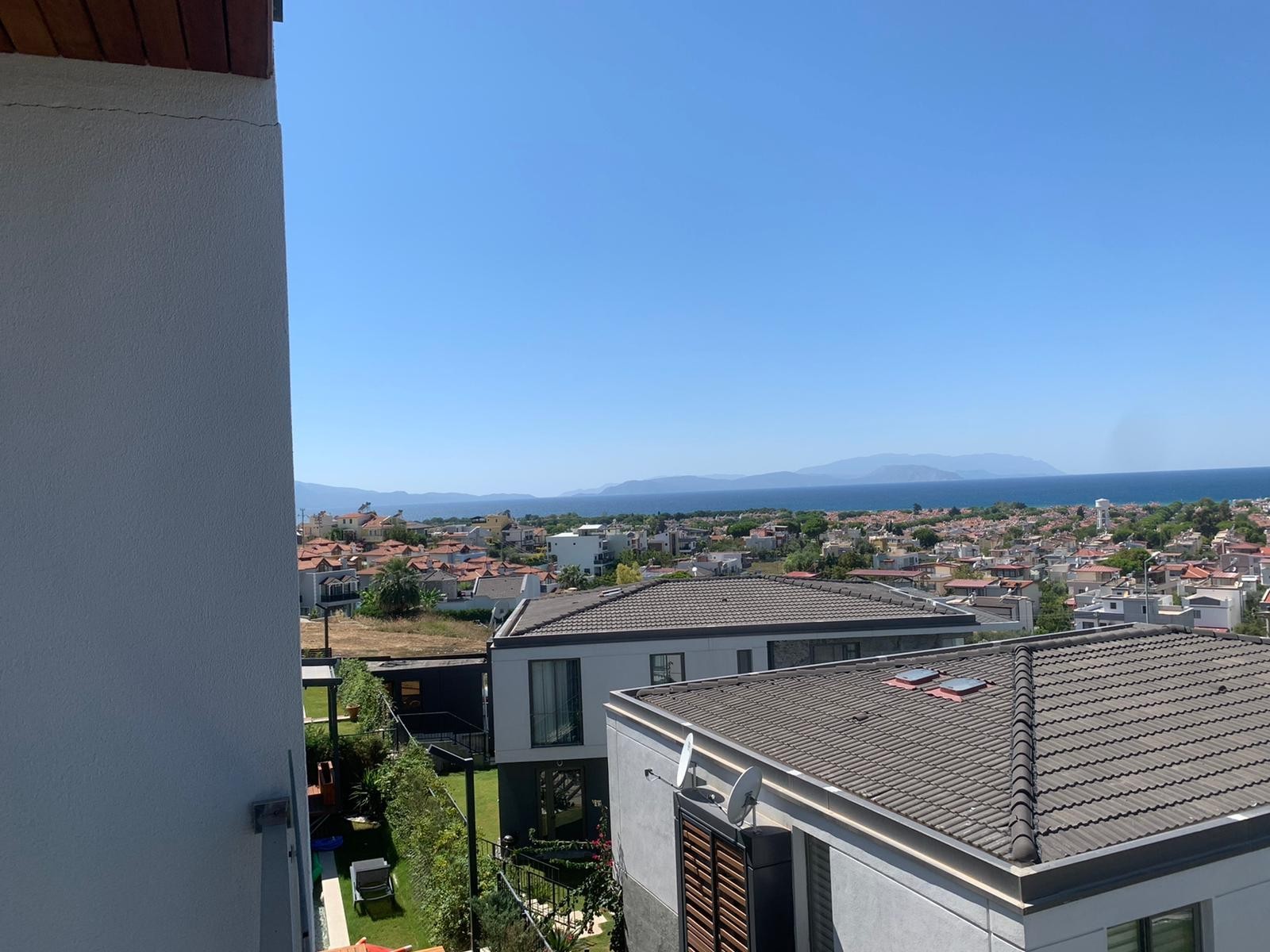 РОСКОШНАЯ ОТДЕЛЬНАЯ ВИЛЛА С ЧАСТНЫМ БАССЕЙНОМ В КУШАДАСЫ.