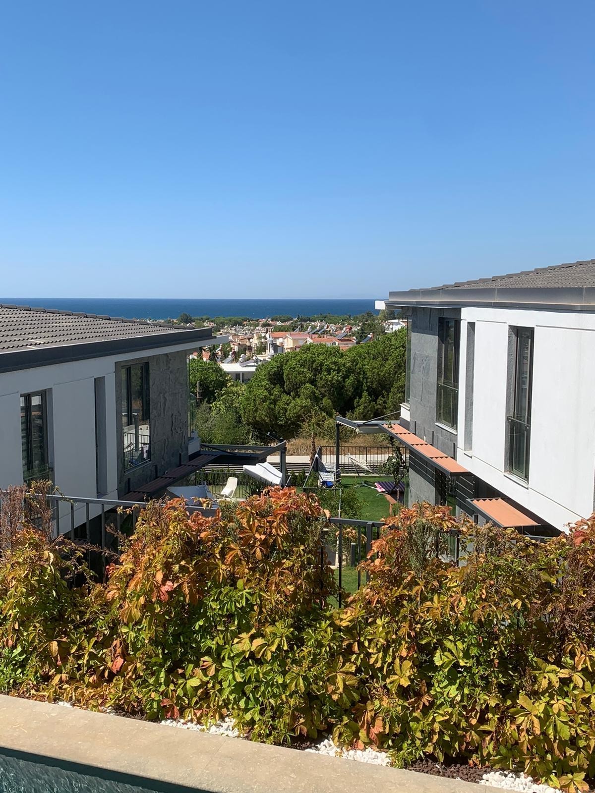 РОСКОШНАЯ ОТДЕЛЬНАЯ ВИЛЛА С ЧАСТНЫМ БАССЕЙНОМ В КУШАДАСЫ.