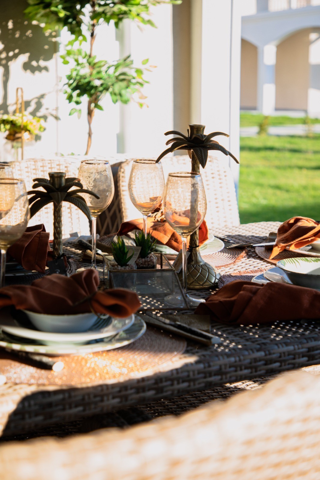 ОТДЕЛЬНАЯ ВИЛЛА НА ПЕРВОЙ БЕРЕГОВОЙ ЛИНИИ В РАЙОНЕ ДАВУТЛАР.