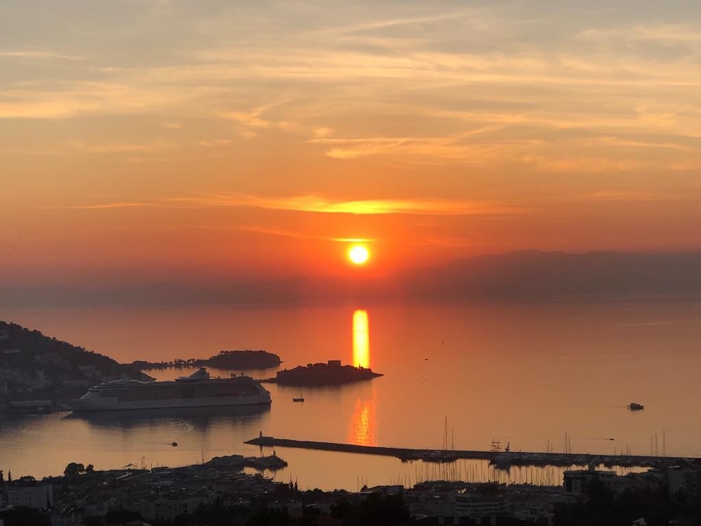 Terrific Sea Viewed Apartment for sale in Marina area Kusadasi