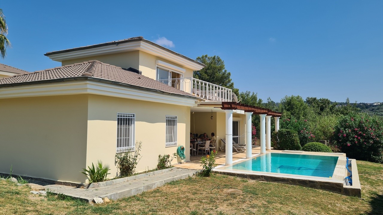 A magnificent villa in Kuşadası, offering both the tranquility of nature and close proximity to the city center.