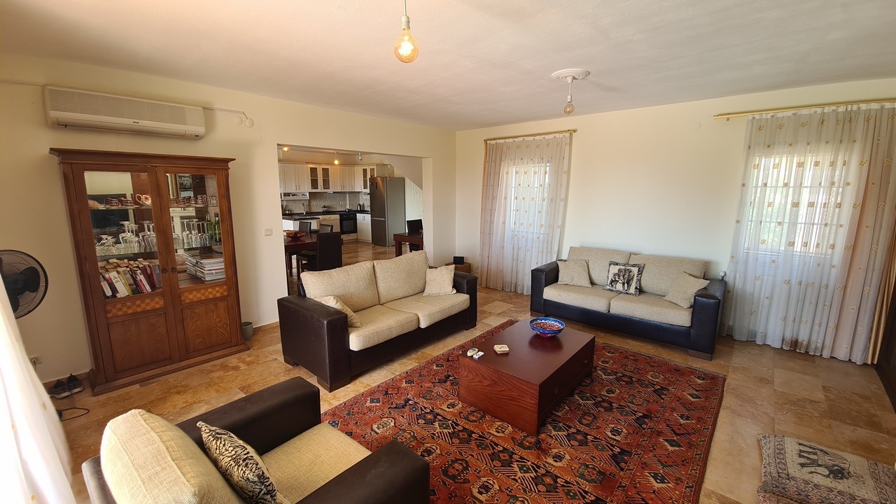 A magnificent villa in Kuşadası, offering both the tranquility of nature and close proximity to the city center.