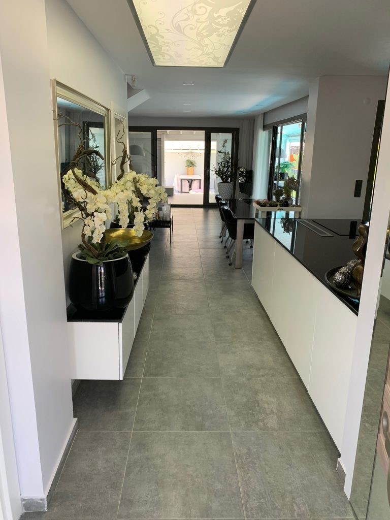 ОТДЕЛЬНАЯ ВИЛЛА С ЧАСТНЫМ САДОВЫМ УЧАСТКОМ В КУШАДАСЫ.