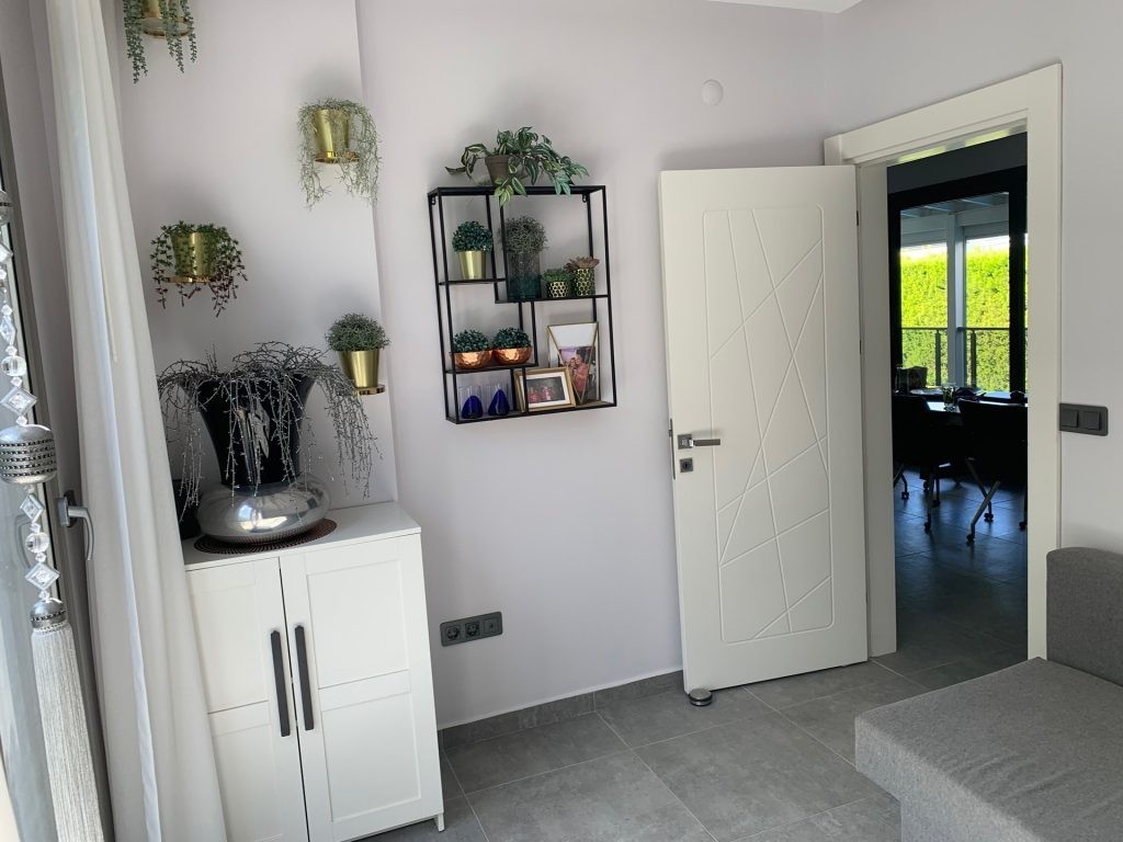 ОТДЕЛЬНАЯ ВИЛЛА С ЧАСТНЫМ САДОВЫМ УЧАСТКОМ В КУШАДАСЫ.