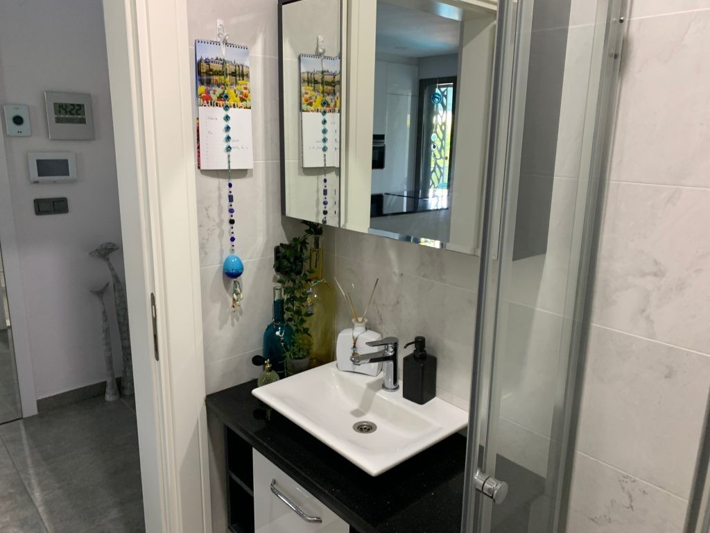 ОТДЕЛЬНАЯ ВИЛЛА С ЧАСТНЫМ САДОВЫМ УЧАСТКОМ В КУШАДАСЫ.