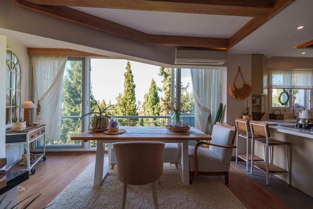 КВАРТИРА С ВИДОМ НА МОРЕ В ЦЕНТРЕ ГОРОДА КУШАДАСЫ.